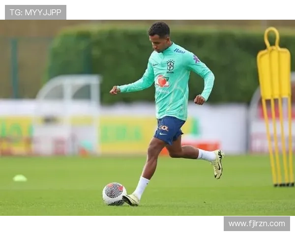 罗德里戈与巴西老将交流互动，助力国家队新老融合