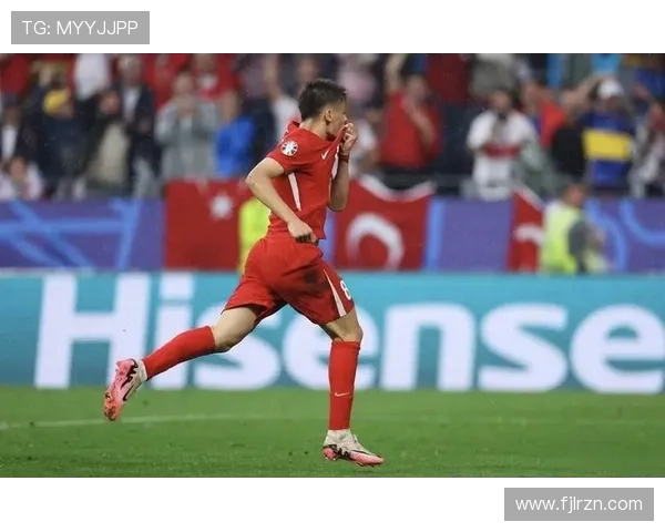 居莱尔与亚马尔:国家队新星成长路径及战术适配性对比分析 居莱尔与亚马尔:国家队新星成长路径及战术适配性对比分析