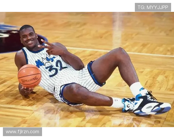 奥尼尔低位背打主导篮下，胜过库里拉扯空间牵制