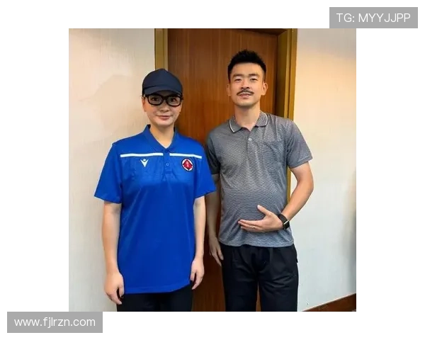 郑思维家的冰箱里塞满蛋白粉，连饮料都是按毫升算的